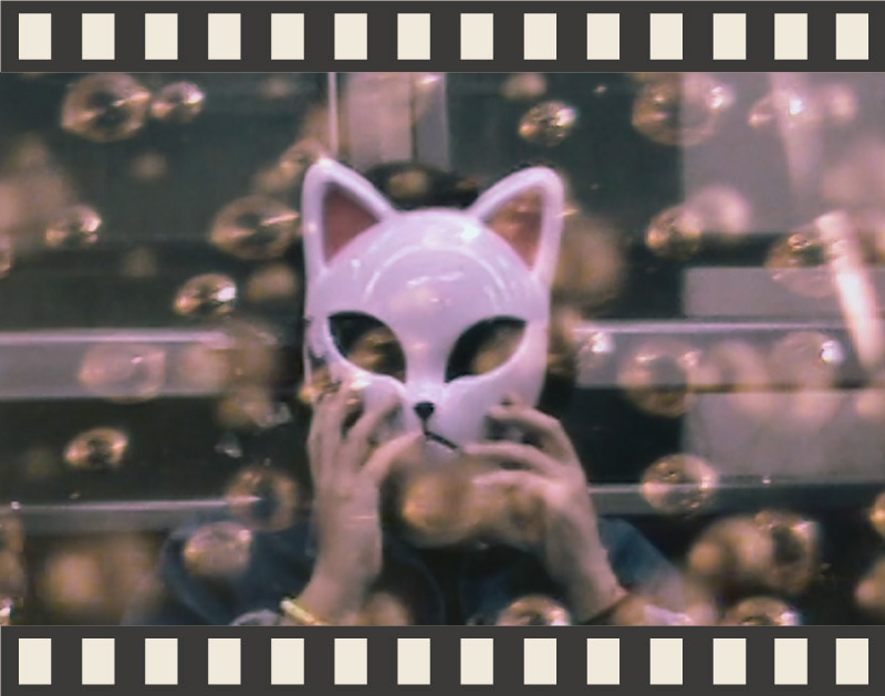 Un diario cinematográfico urgente y punk donde el límite entre el registro documental y la ficción se disuelve. A través del lente de su handy, una madre y actriz del under porteño captura la batalla cotidiana por su autodeterminación, transformando la precariedad técnica en un acto de resistencia política y artística.