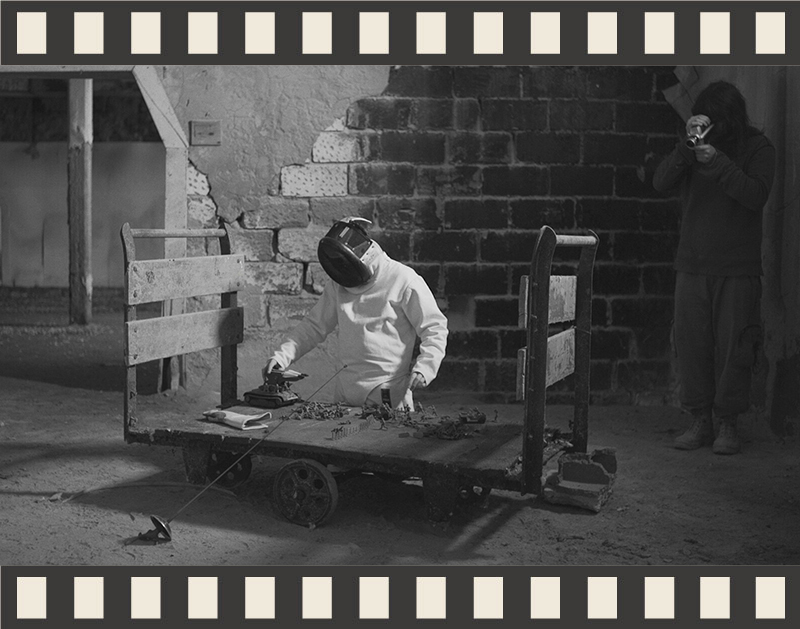 Película sobre cómo relata su vida un alemán de 91 años, que participó de joven en la Segunda Guerra Mundial, llegó a Argentina en 1948, trabajó en diferentes emprendimientos militares, y sufrió la desaparición forzada de un hijo durante la última dictadura cívico-militar en nuestro país.