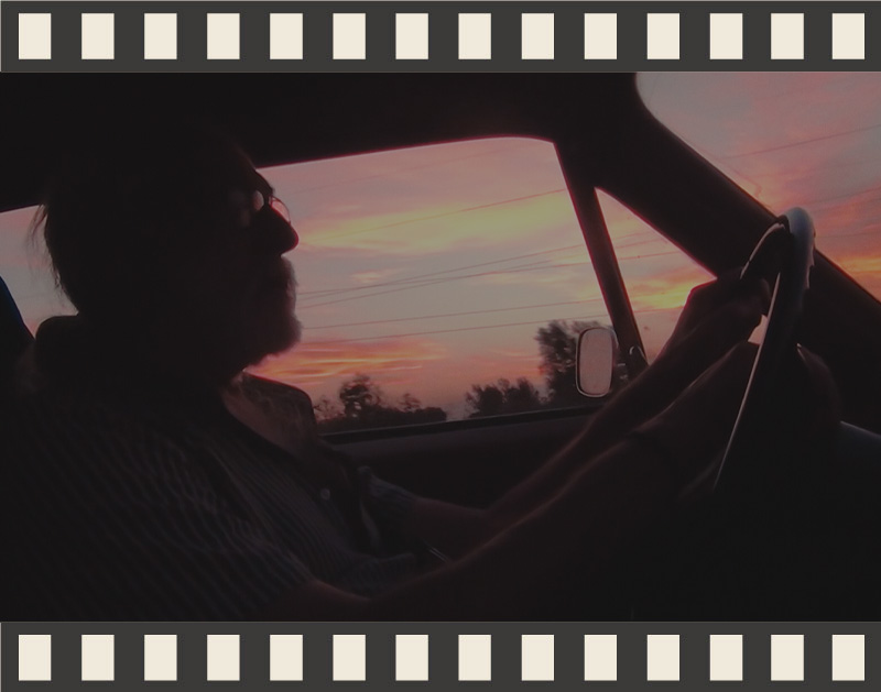 Para conectar con su padre, un exiliado durante la última dictadura argentina, Malena decide ayudarlo a resolver asuntos pendientes. A bordo de su Chevy 74´ comparten su último viaje juntos.