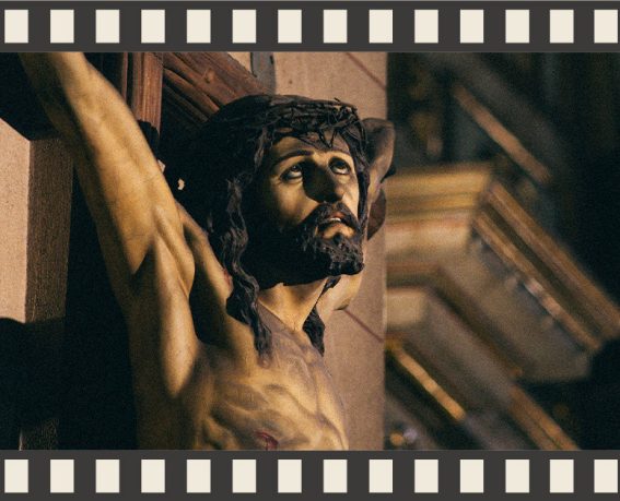 Seven churches were built in the heart of Santa María de Buenos Aires. They witnessed the Viceroys and the British invasions; they were part of a civil war. Later, bombs fell close to them. One night, they were set on fire. Their ghosts remain with us. For them, everything is now.